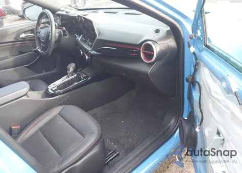 2024 Chevrolet Trax Fwd 2Rs z USA, uszkodzony, nr VIN KL77LJE24RC172353